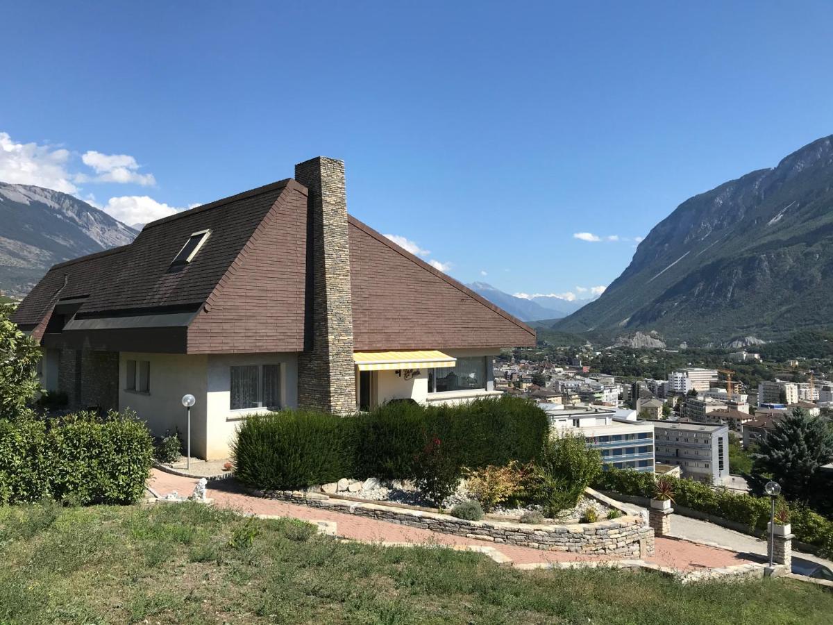 Les Murets Bed & Breakfast Sierre Bagian luar foto