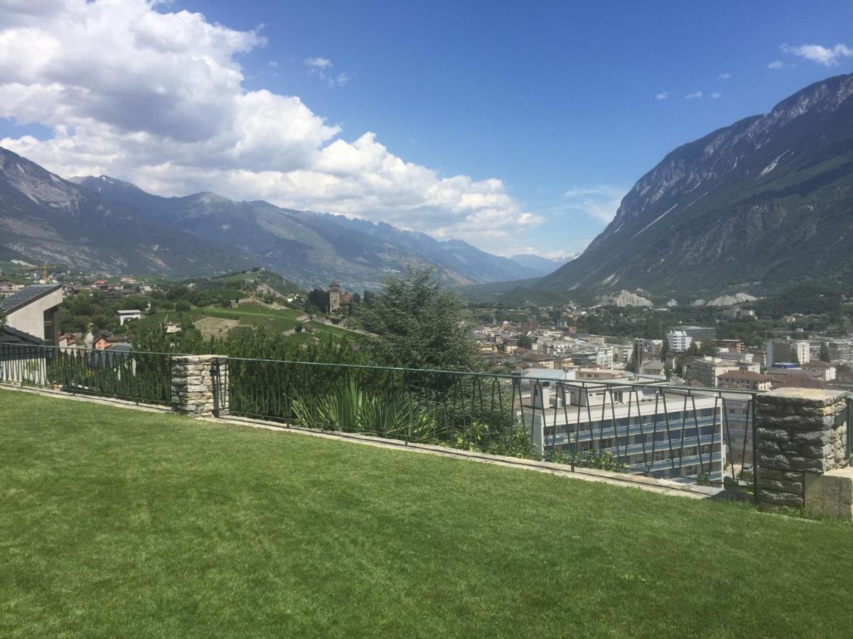 Les Murets Bed & Breakfast Sierre Bagian luar foto