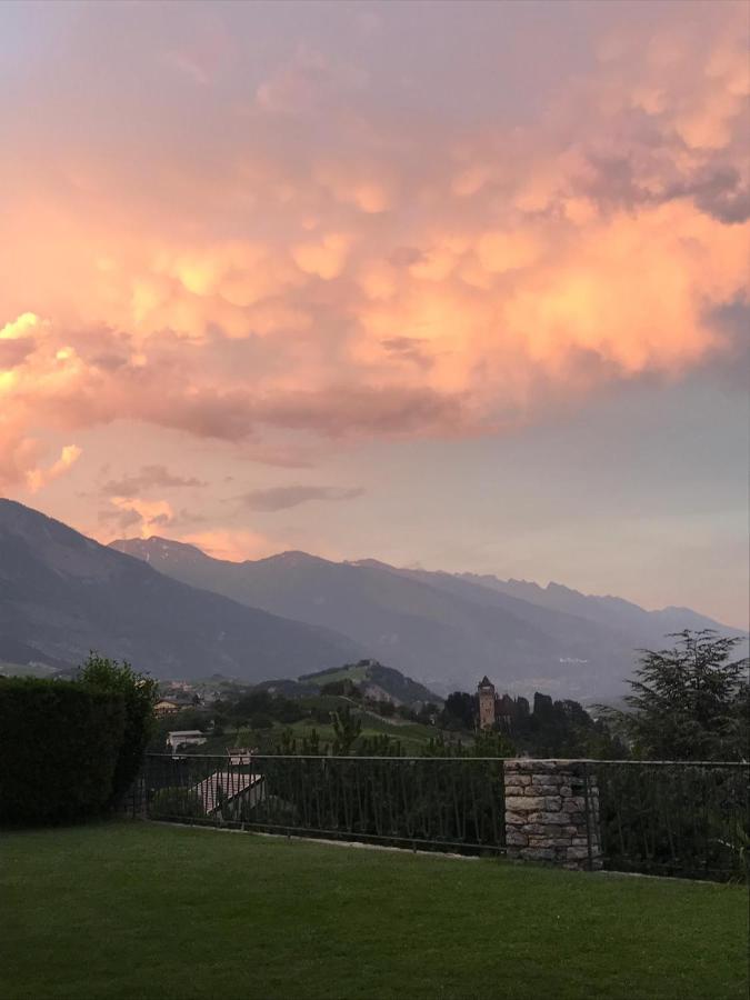 Les Murets Bed & Breakfast Sierre Bagian luar foto